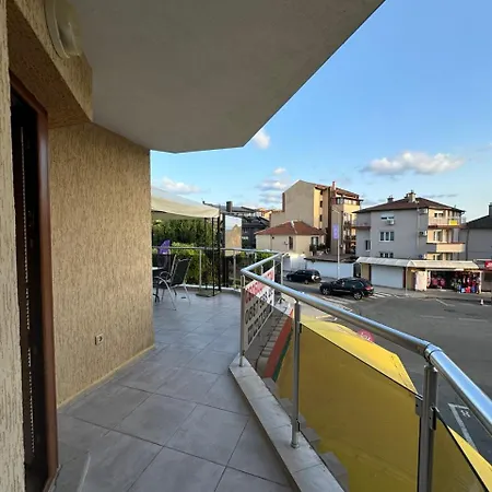 招待所 деневи